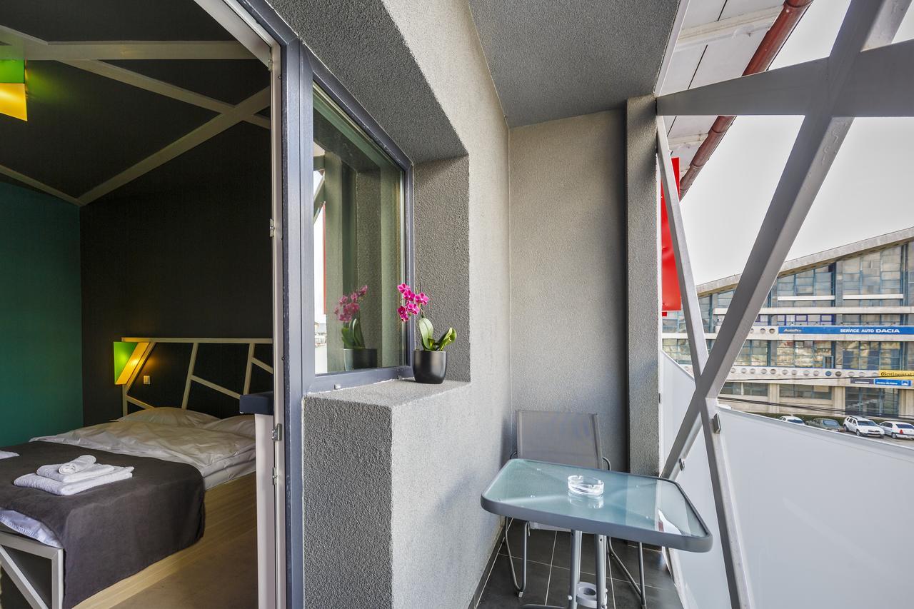 Net Hotel פיטסטי מראה חיצוני תמונה
