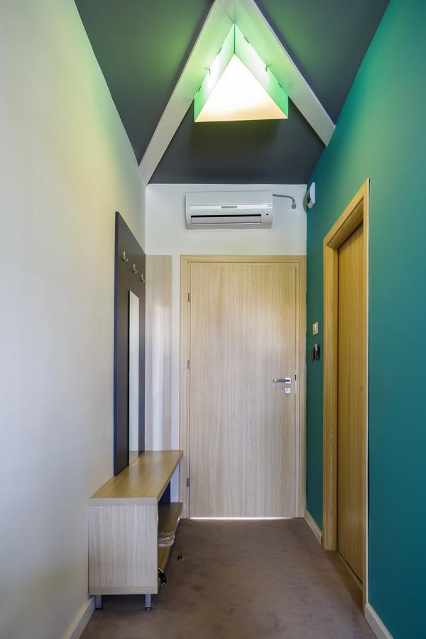 Net Hotel פיטסטי מראה חיצוני תמונה