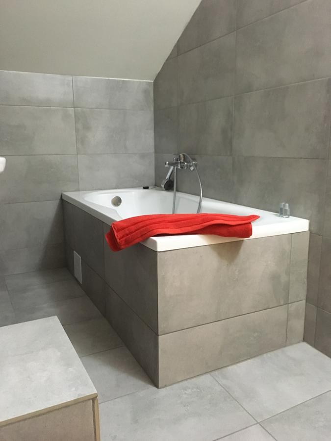 Net Hotel פיטסטי מראה חיצוני תמונה
