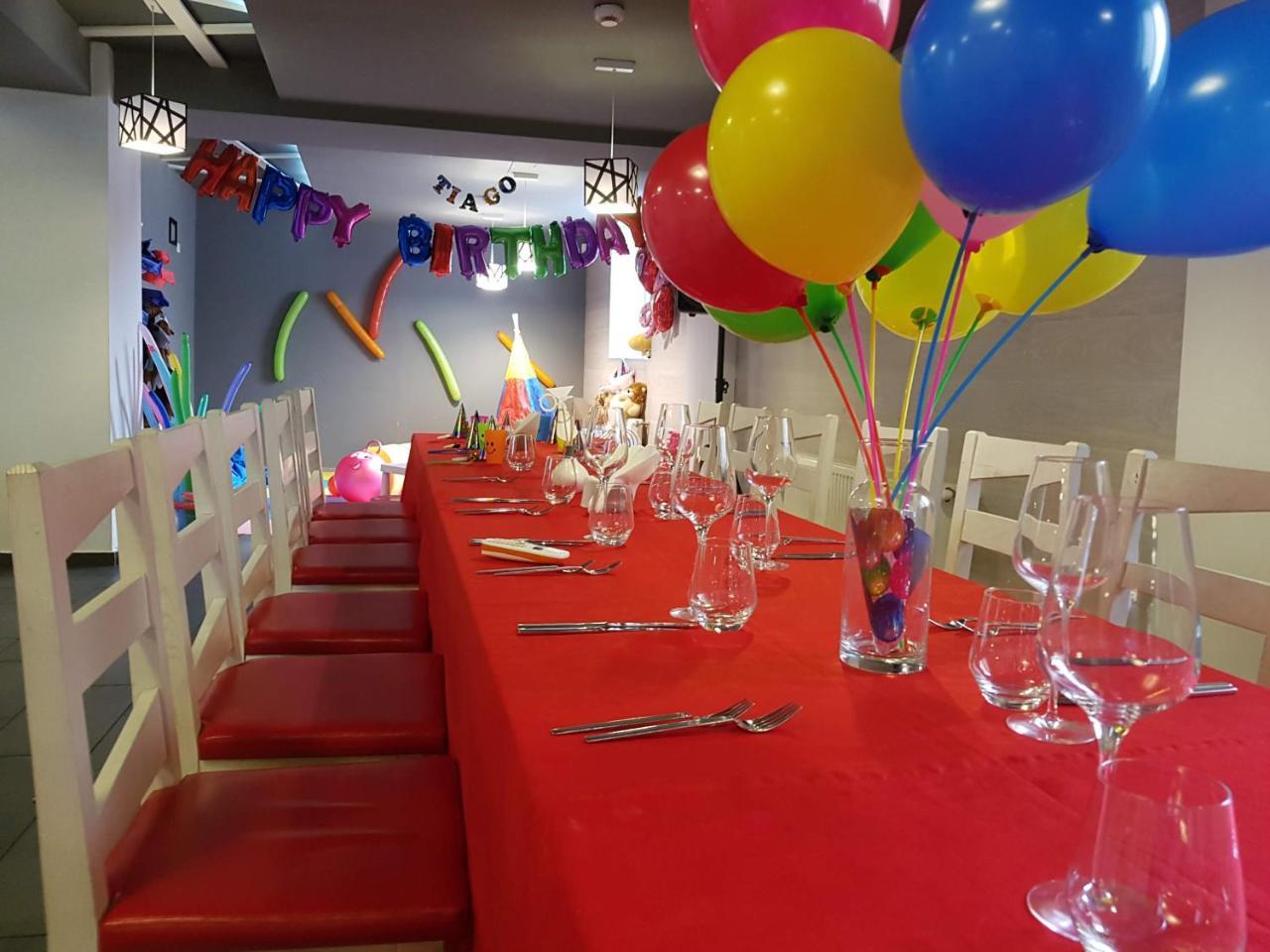 Net Hotel פיטסטי מראה חיצוני תמונה