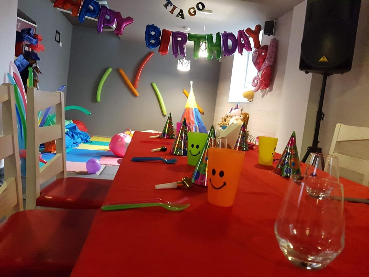 Net Hotel פיטסטי מראה חיצוני תמונה
